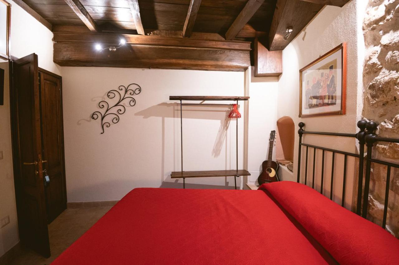 Bed and Breakfast Nenà Al Borgo Castello à Pico Extérieur photo