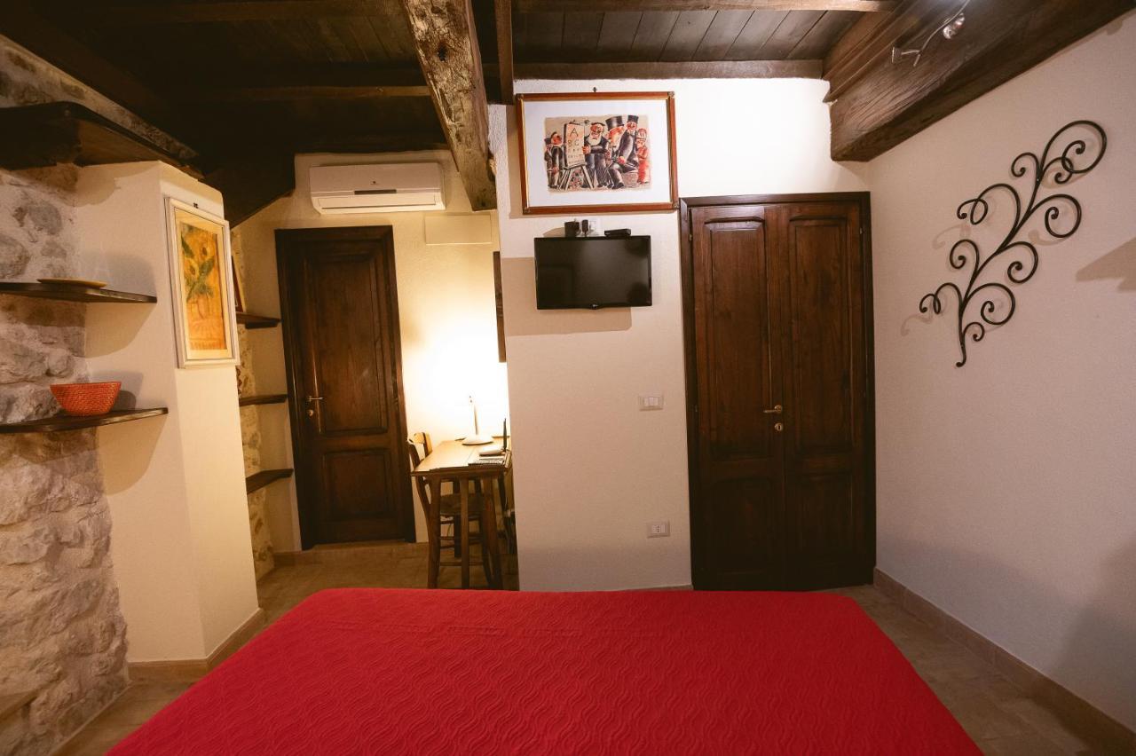 Bed and Breakfast Nenà Al Borgo Castello à Pico Extérieur photo