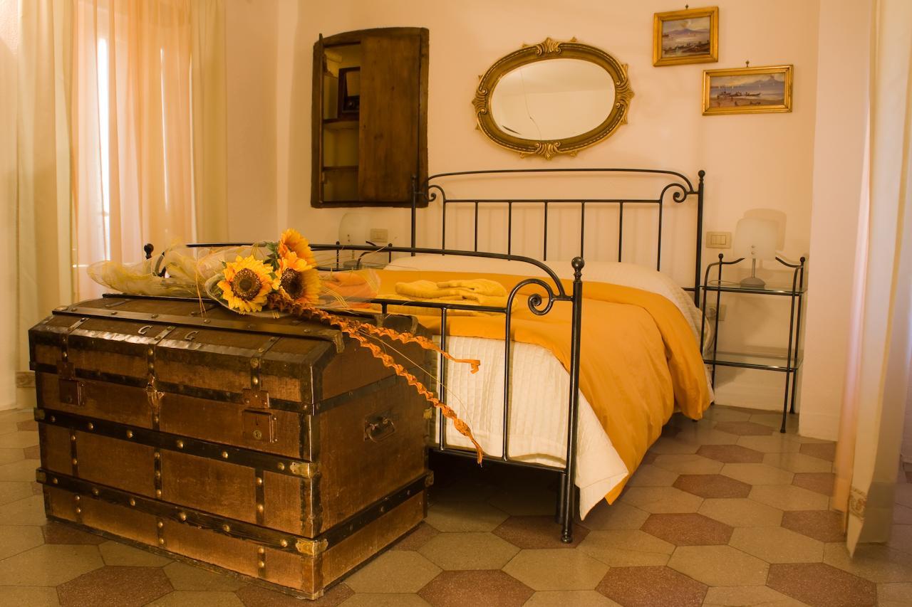 Bed and Breakfast Nenà Al Borgo Castello à Pico Chambre photo