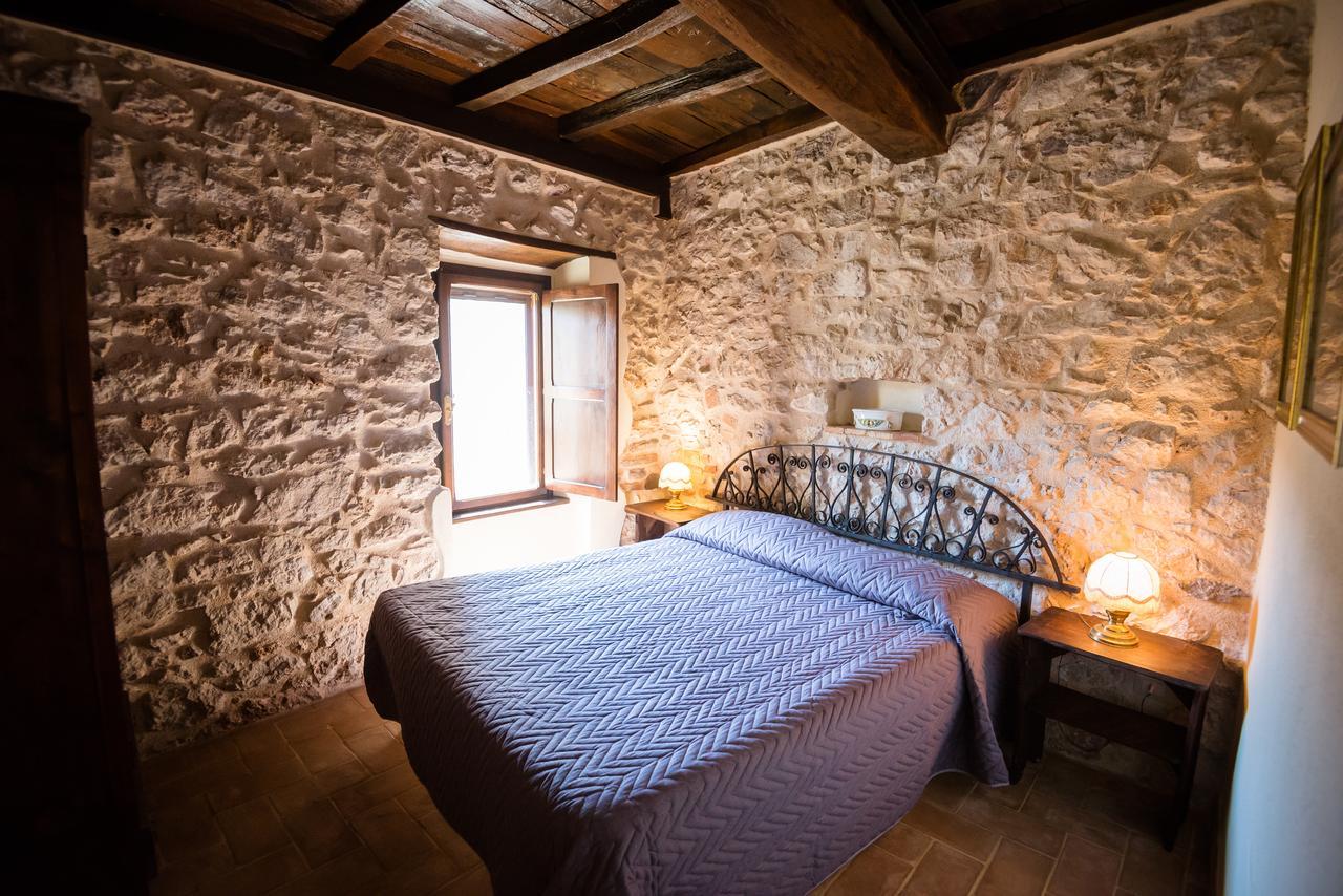 Bed and Breakfast Nenà Al Borgo Castello à Pico Extérieur photo