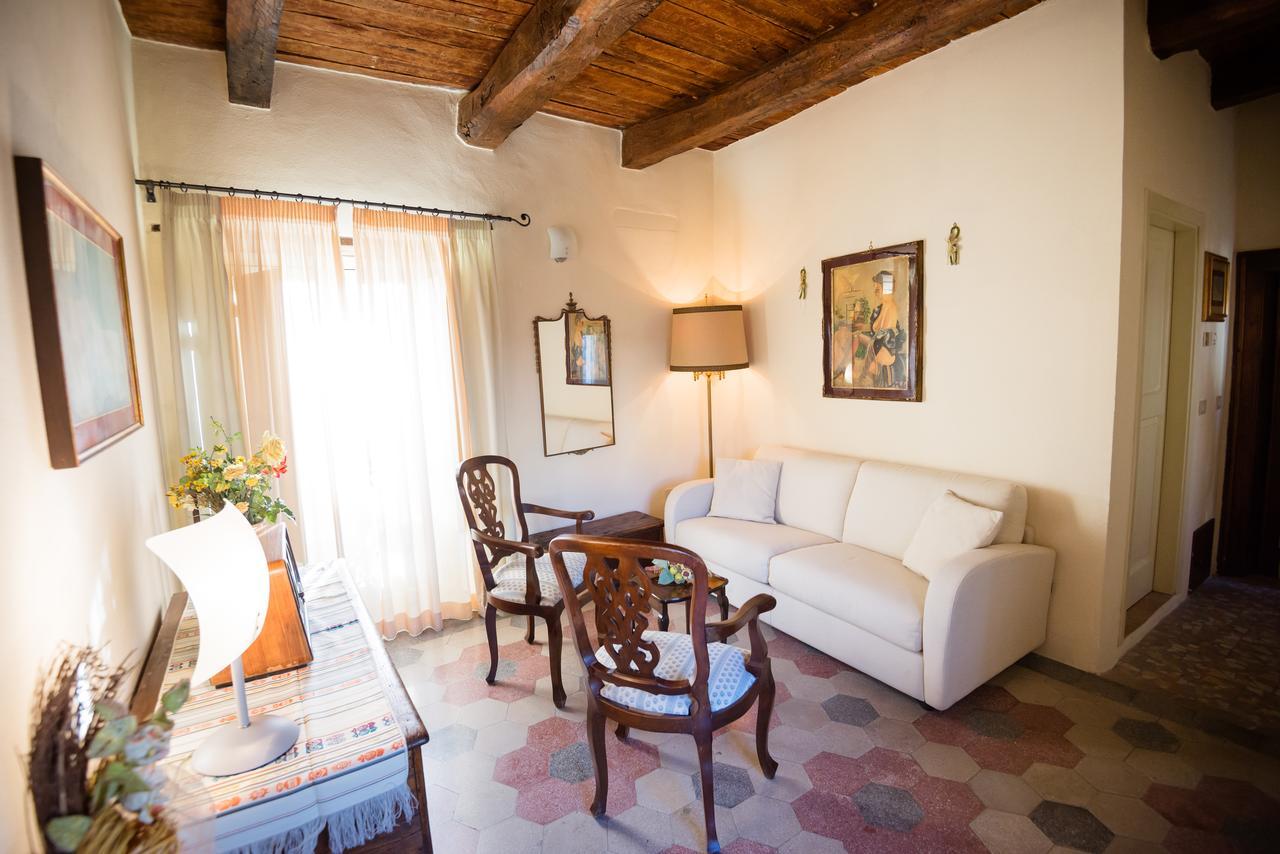 Bed and Breakfast Nenà Al Borgo Castello à Pico Extérieur photo