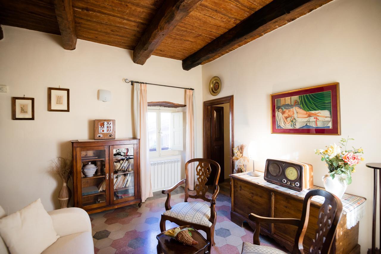 Bed and Breakfast Nenà Al Borgo Castello à Pico Extérieur photo