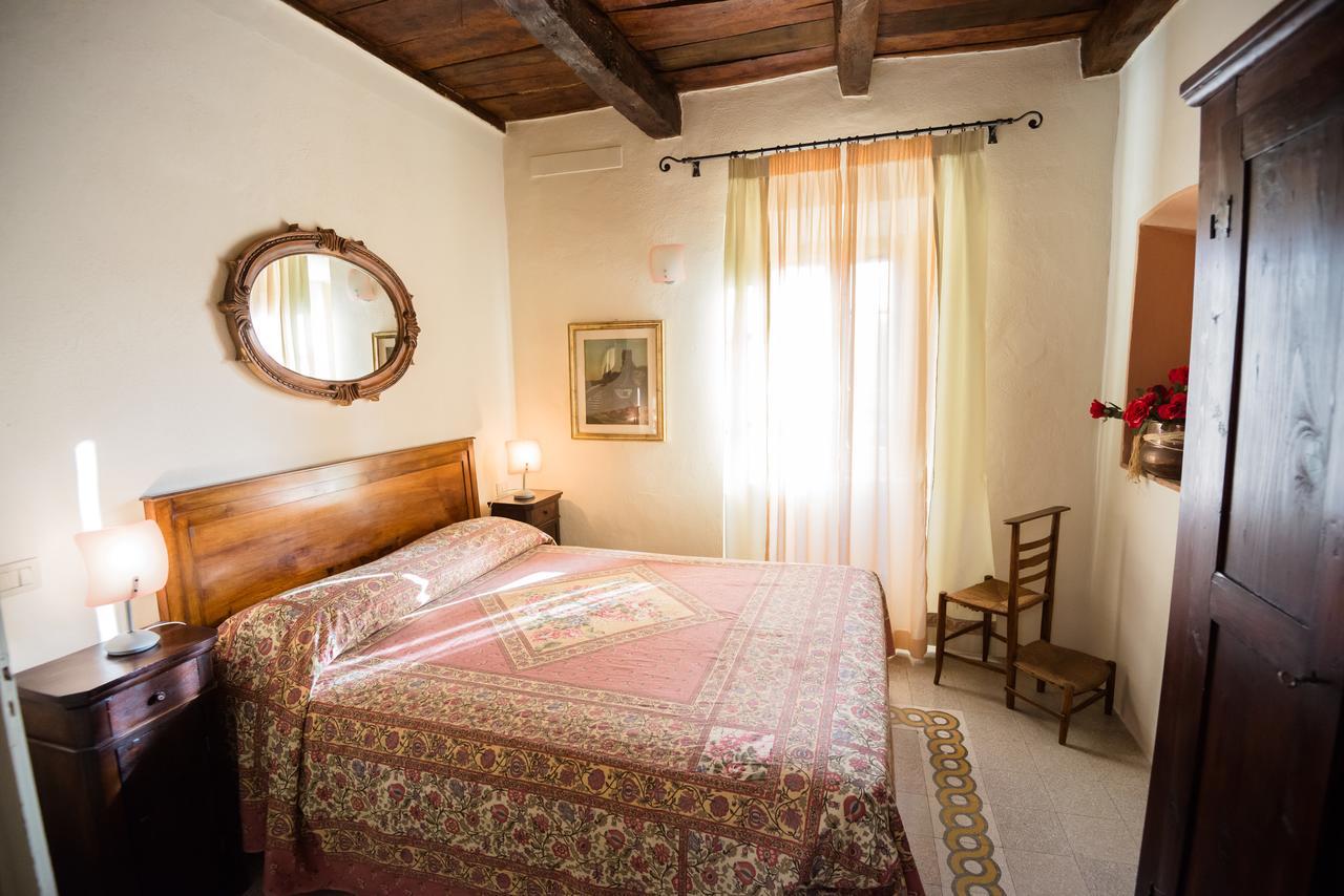 Bed and Breakfast Nenà Al Borgo Castello à Pico Extérieur photo