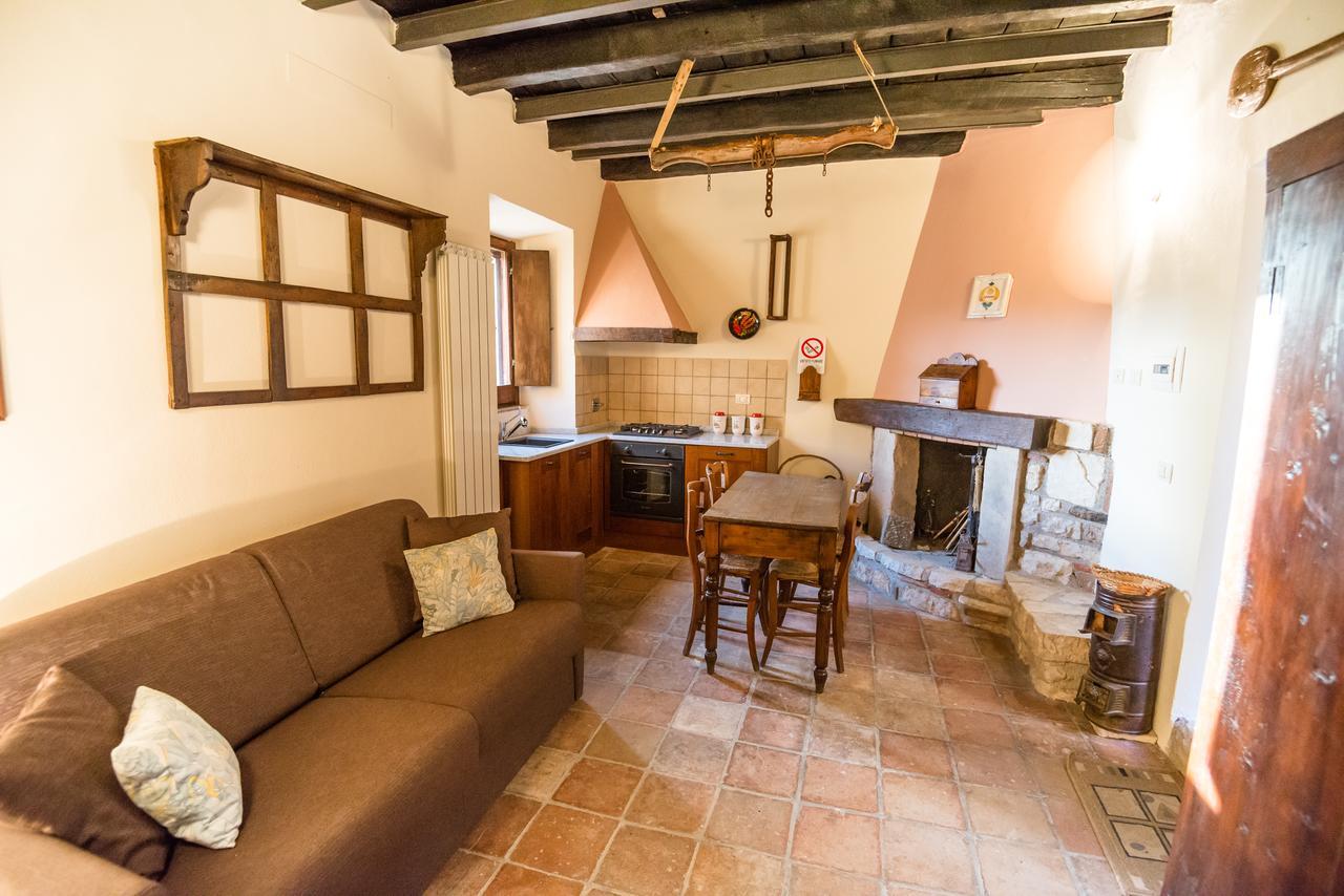 Bed and Breakfast Nenà Al Borgo Castello à Pico Extérieur photo